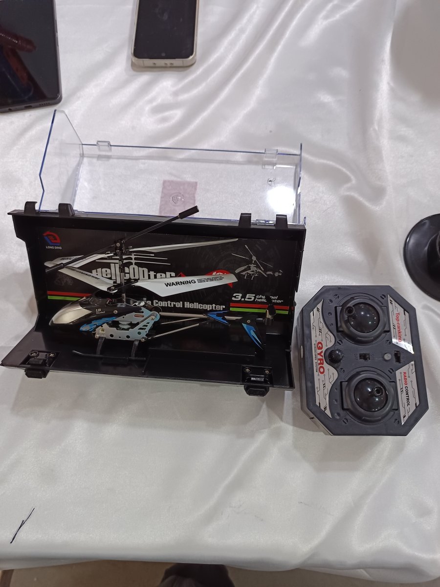 Avião de Controle Remoto Recarregável | 4 Cores
